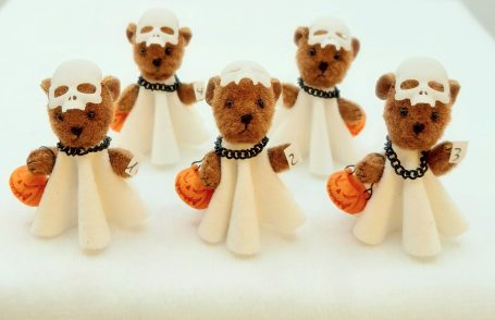 Halloween Bär - 3,5 cm - je 60 €