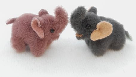 Elefant - 2,5 x 1,8 cm - je 40 €