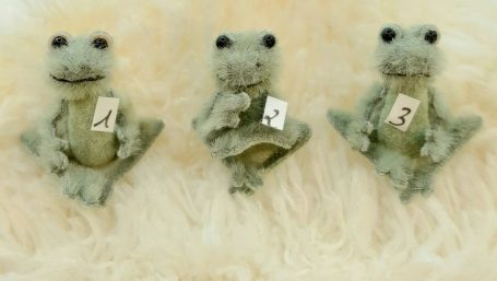 "Yoga" Frosch - 2 cm - je 35 €