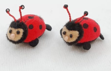 Marienkäfer - 2 cm - je 30 €