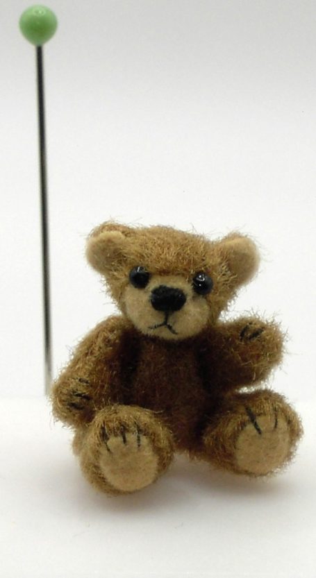 "Lasar" 2,1 cm braun/hellmessing 140 €