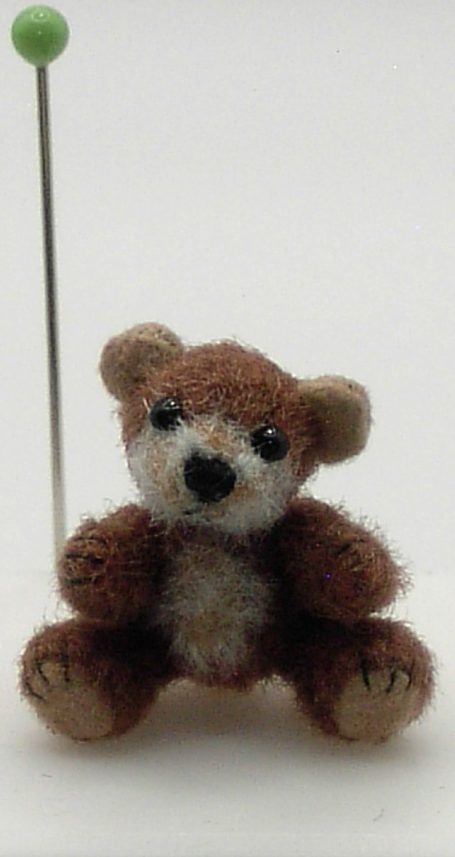 "Brixius" 2,2 cm rotbraun/haut 120 €